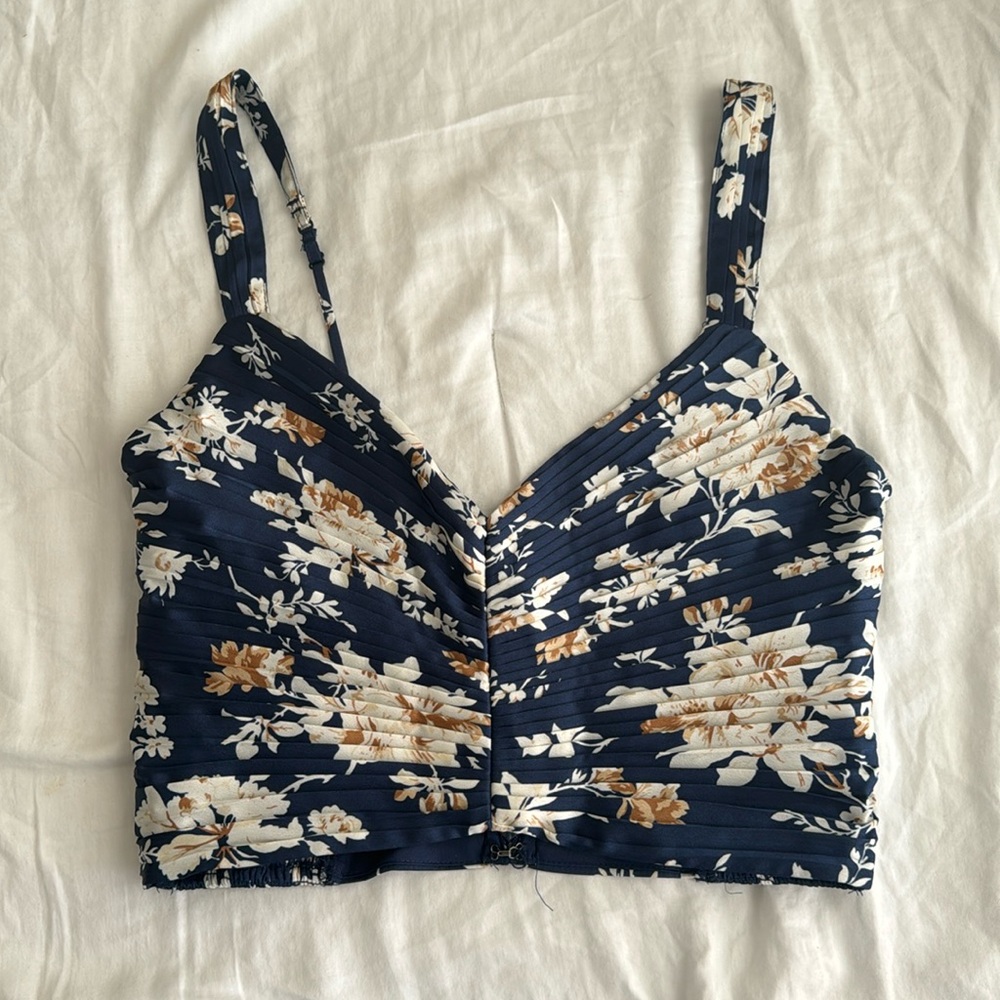 Abercrombie and Fitch top